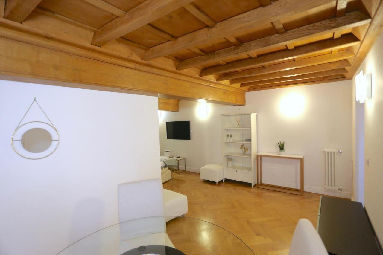 Maddalena 6 - Pantheon Apartment โรม ภายนอก รูปภาพ