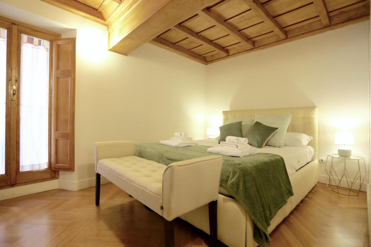 Maddalena 6 - Pantheon Apartment โรม ภายนอก รูปภาพ